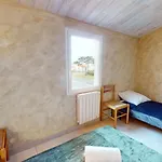 La Bleu 300 M De La Casa de Férias