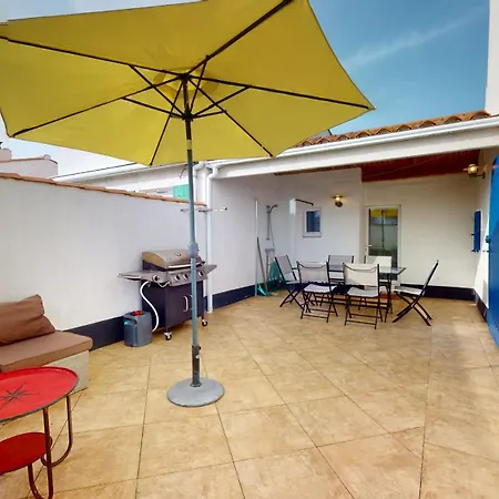 Holiday home La Bleu 300 M De La *