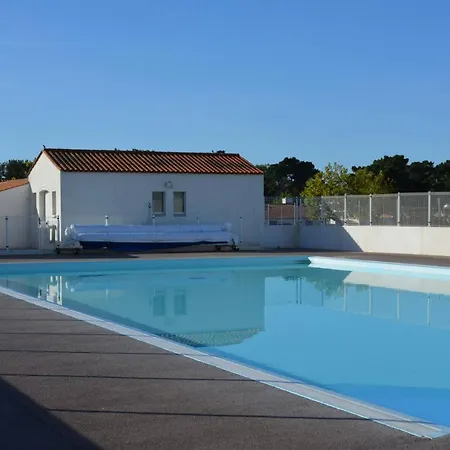 La Bleu 300 M De La Brétignolles-sur-Mer