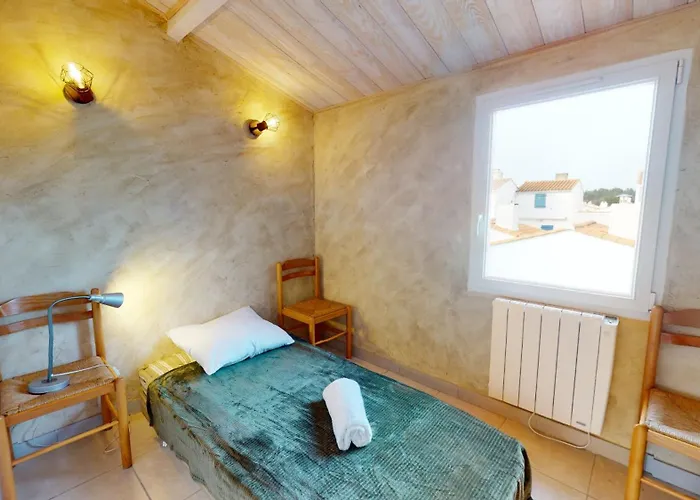 度假居 La Bleu 300 M De La *